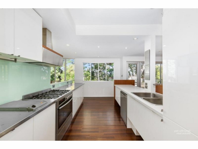 77 Brecknell Street, The Range QLD 4700